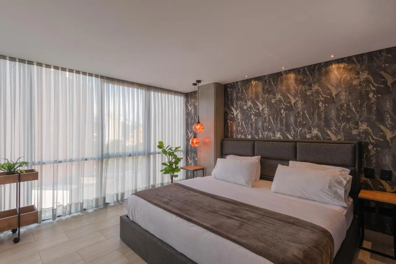 Vpv Suites Medellín 4*,